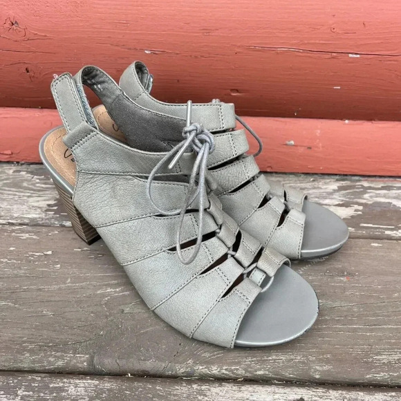 Clarks Shoes - Clarks size 8.5 Collection Sandals heels comfort Leather Cutout Grey women's